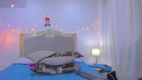 Emily online show from December 18, 5:52 pm