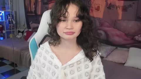 Emilyhaves online show from November 22, 5:01 pm