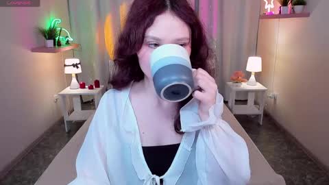 Snapshot of emilychaves chatting on June 3, 8:06 am Emilyhaves online show from June 3, 8:06 am
