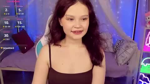 Snapshot of emilychaves chatting on June 13, 9:29 am Emilyhaves online show from June 13, 9:29 am