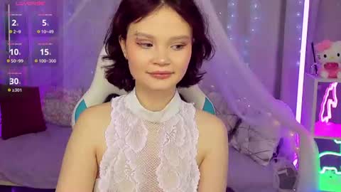 Snapshot of emilychaves chatting on June 15, 9:33 am Emilyhaves online show from June 15, 9:33 am