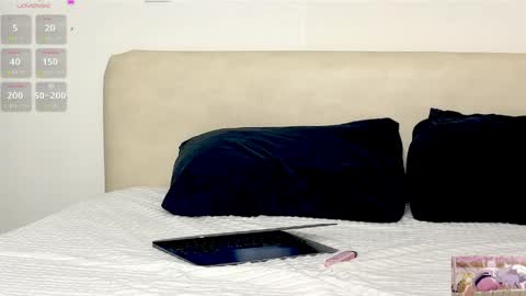 Emily online show from April 18, 6:45 pm