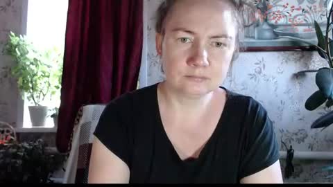 Snapshot of emilydoth chatting on June 17, 8:17 am EmilyDoth online show from June 17, 8:17 am