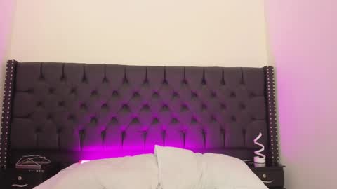 Emily online show from December 5, 5:05 am