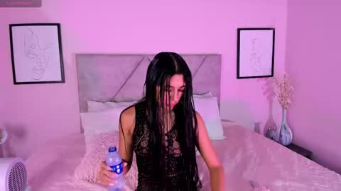 Snapshot of emilyh_ chatting on September 25, 10:30 am Emily online show from September 25, 10:30 am