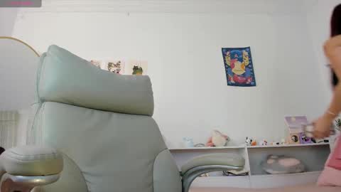 first stream May 5  ig  online show from November 3, 1:19 am