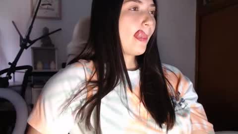 Snapshot of emilyjangcandy_ chatting on October 5, 6:39 pm Emily Jang online show from October 5, 6:39 pm