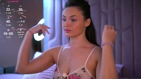 Emily online show from October 3, 9:17 am