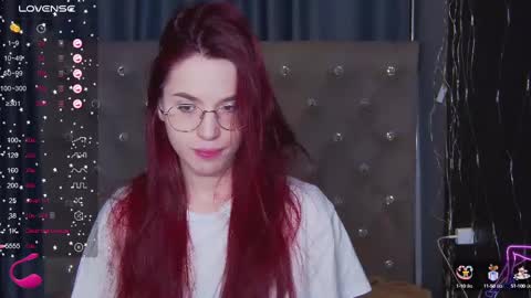 EmilyKents online show from February 18, 1:32 am