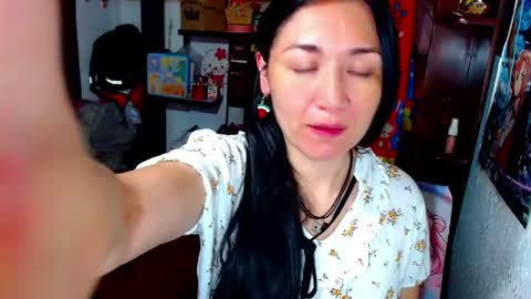 Nickole online show from April 12, 4:01 pm