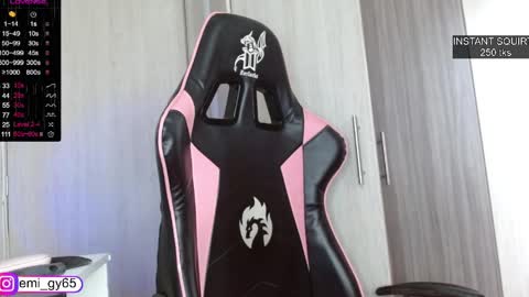 Emilyn online show from April 10, 4:12 pm