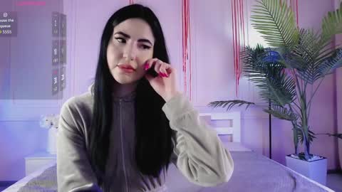 Emily online show from April 7, 4:18 pm