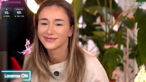 Emily online show from December 17, 10:32 am