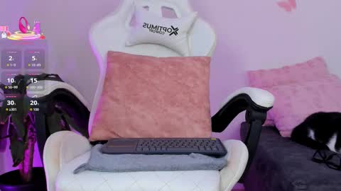 Emily  online show from October 24, 9:44 pm