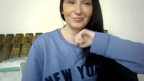 Snapshot of emilyroseuk chatting on February 24, 11:54 am Emily Rose online show from February 24, 11:54 am