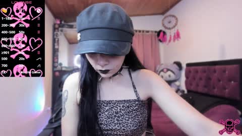  Emily Support me to have 100 likes plx online show from December 28, 12:47 am