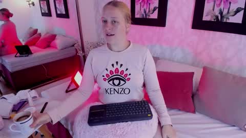 Summer 3 online show from December 5, 5:38 am