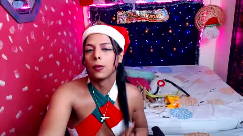 Snapshot of emilytssweet chatting on December 28, 11:26 pm Emily online show from December 28, 11:26 pm