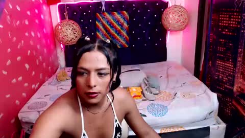 Snapshot of emilytssweet chatting on January 18, 2:55 pm Emily online show from January 18, 2:55 pm
