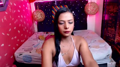 Snapshot of emilytssweet chatting on January 23, 9:07 pm Emily online show from January 23, 9:07 pm