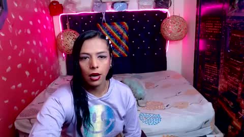 Snapshot of emilytssweet chatting on January 28, 2:42 pm Emily online show from January 28, 2:42 pm