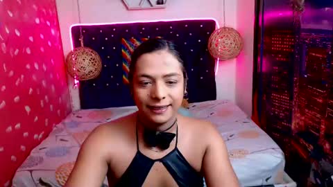 Snapshot of emilytssweet chatting on February 15, 1:16 pm Emily online show from February 15, 1:16 pm