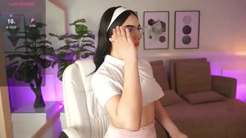 Emily Turner  online show from February 27, 7:36 pm