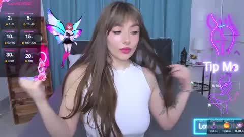 Snapshot of emilytylerr chatting on October 14, 8:04 am Emily online show from October 14, 8:04 am