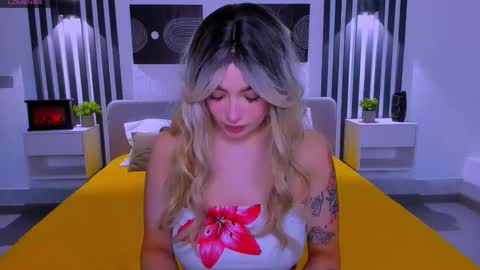 Snapshot of emilytylerr chatting on March 2, 1:08 am Emily online show from March 2, 1:08 am