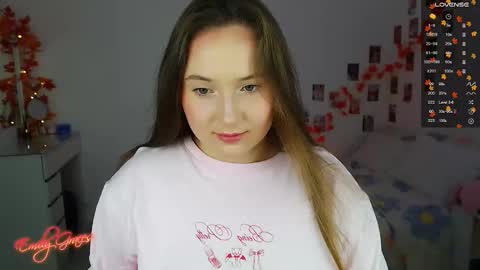 Snapshot of emilyxgrasez chatting on October 27, 6:23 pm Emily online show from October 27, 6:23 pm