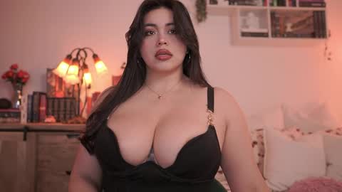Snapshot of emilyxrose_ chatting on April 1, 4:48 pm IG thickemmsss online show from April 1, 4:48 pm