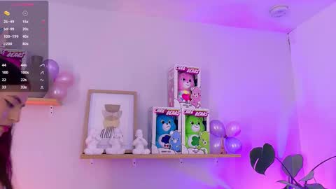 Emily Bank online show from November 29, 7:28 pm