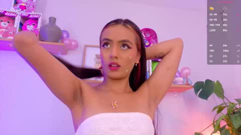 Emily Bank online show from December 19, 7:32 pm