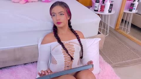 Emily Bank online show from March 13, 8:04 pm