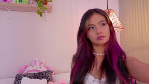 Emily Bank online show from April 20, 7:37 pm