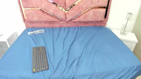 emilyy_cooperr online show from February 7, 6:14 am