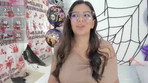 emilyy_cooperr online show from October 11, 12:15 pm