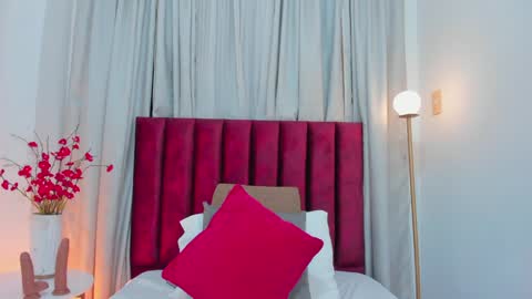 Emilyy Watson online show from January 10, 11:43 am