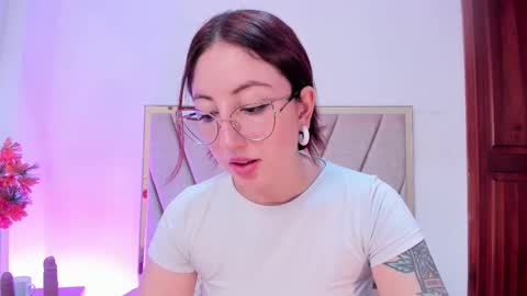 Emilyy Watson online show from February 11, 2:57 pm