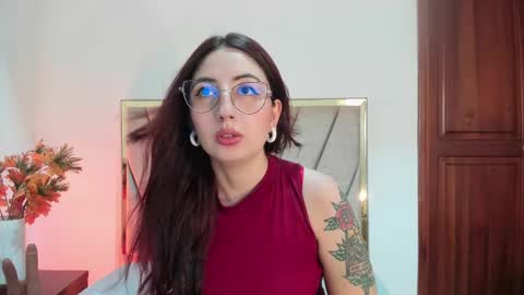 Emilyy Watson online show from February 24, 11:32 am