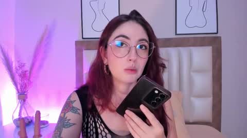 Emilyy Watson online show from September 27, 12:59 am