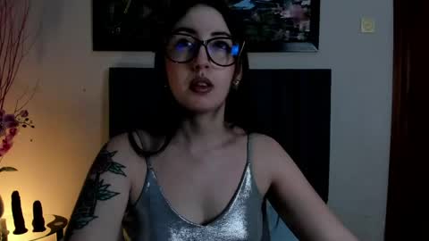 Emilyy Watson online show from April 21, 12:23 am