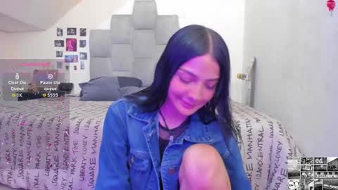 Snapshot of emma__15 chatting on September 19, 7:14 pm emma  online show from September 19, 7:14 pm