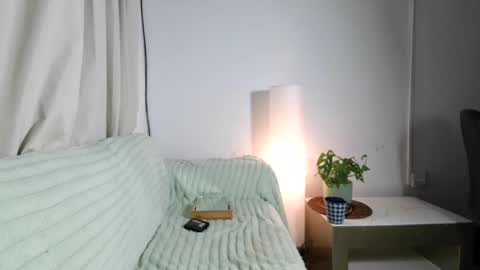 Snapshot of emma______1996 chatting on July 11, 7:33 am emma______1996 online show from July 11, 7:33 am