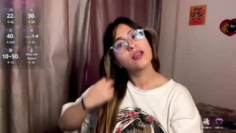 Emma Is here online show from September 25, 1:37 pm