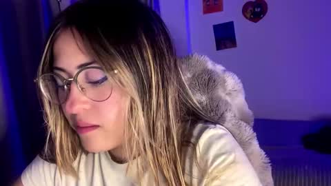 Emma Is here online show from October 23, 11:03 pm