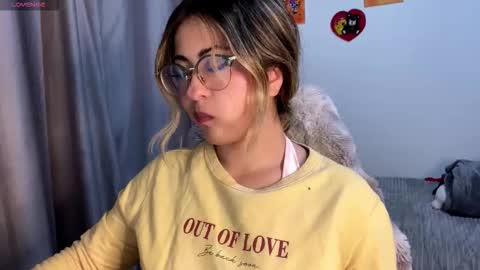 Emma Is here online show from November 3, 10:53 pm