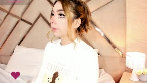 Snapshot of emma__copper chatting on June 2, 7:05 pm emaa online show from June 2, 7:05 pm