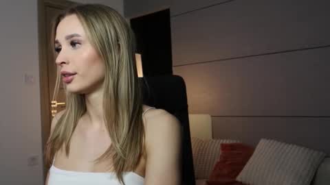 Your Emma online show from March 17, 11:30 pm