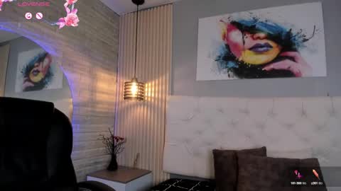 Snapshot of emma__smith01 chatting on September 12, 1:00 pm Emma online show from September 12, 1:00 pm